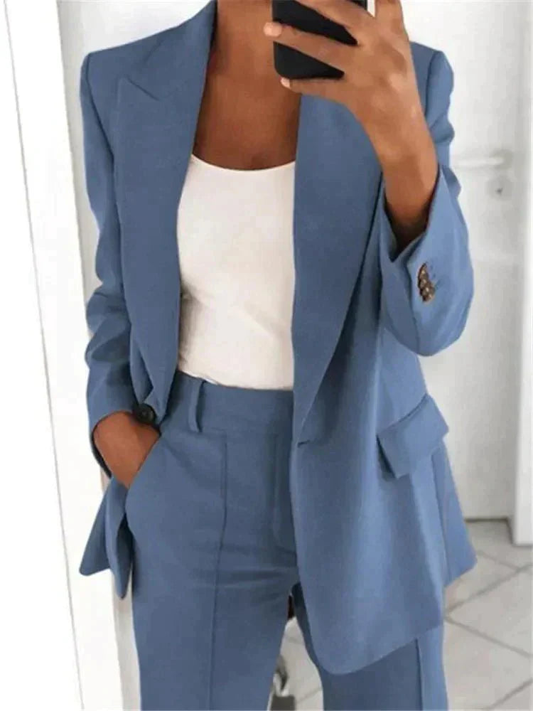 Bianca - Conjunto elegante con blazer estructurado y pantalón recto