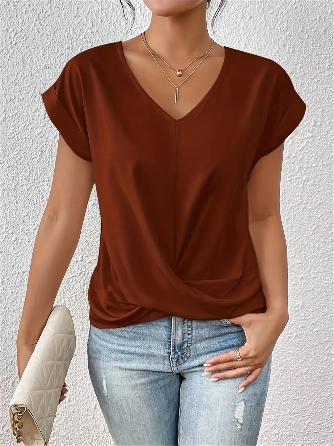 Cleo - Camiseta con escote corazón favorecedora