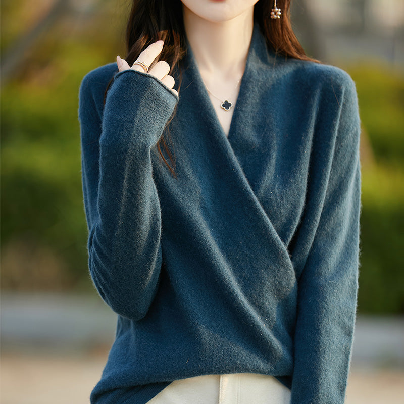 Sofía - Blusa de lana suave con escote cruzado