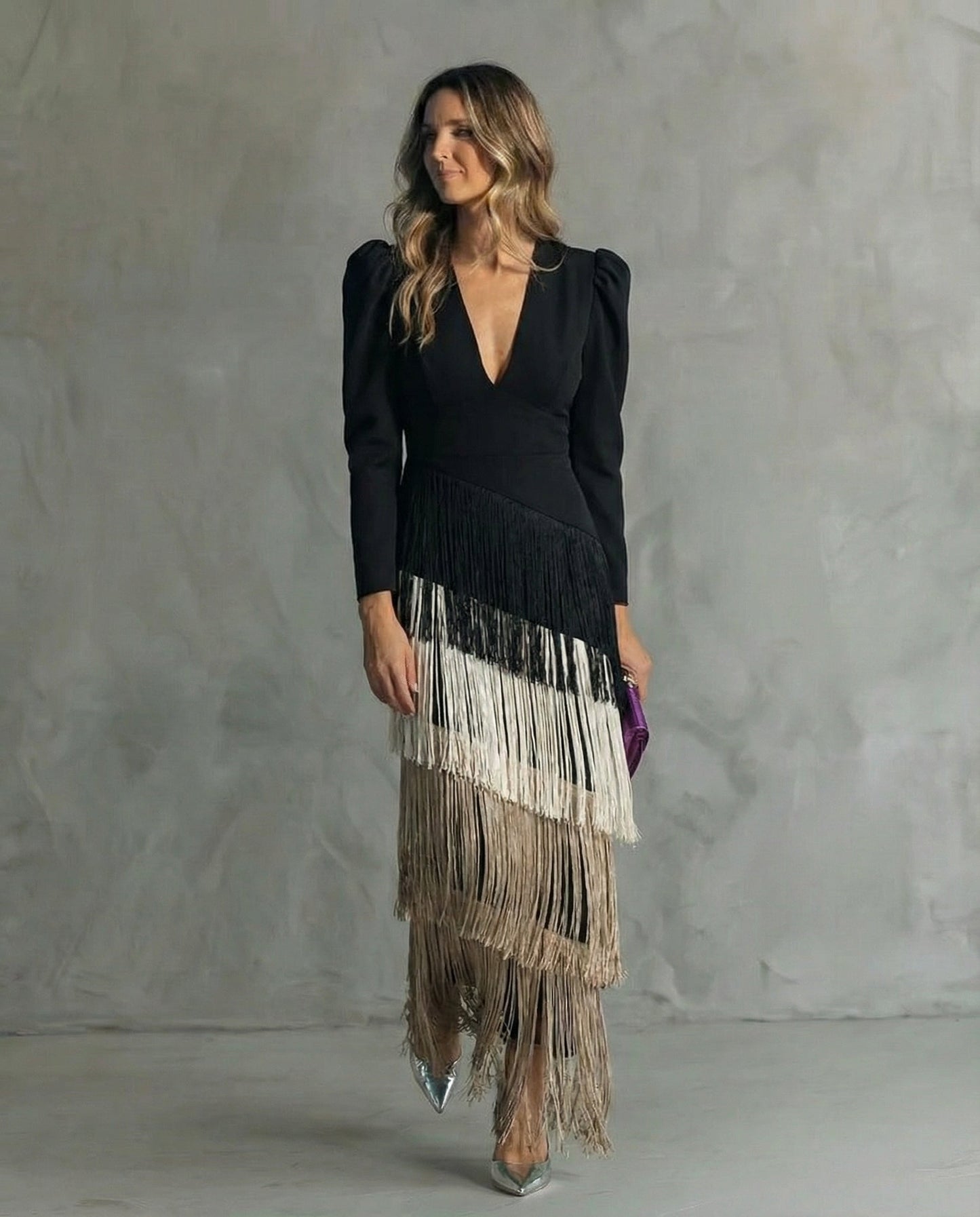 Clara - Vestido midi elegante con mangas de flecos