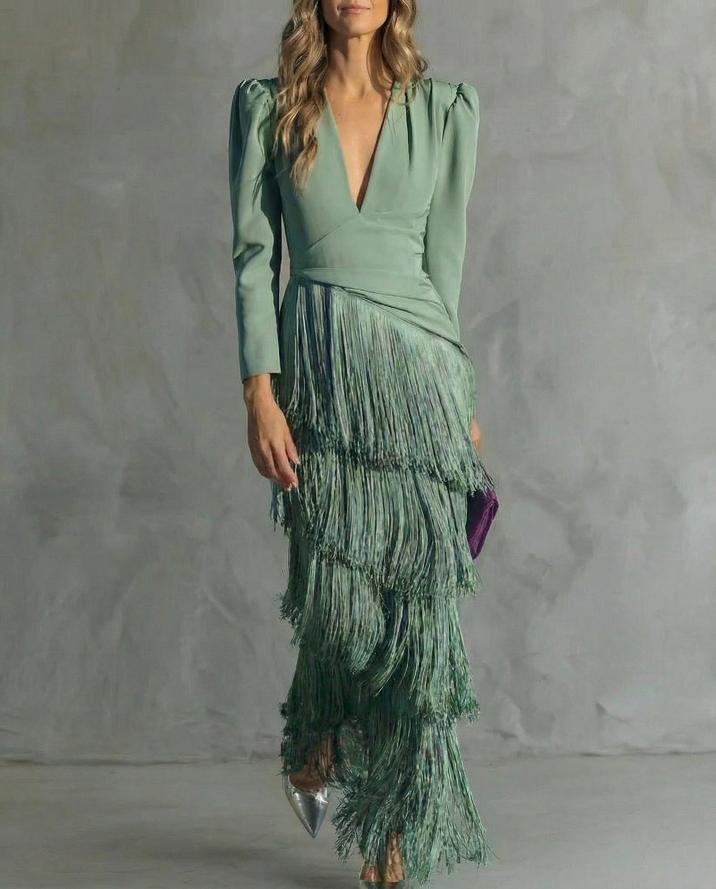 Clara - Vestido midi elegante con mangas de flecos