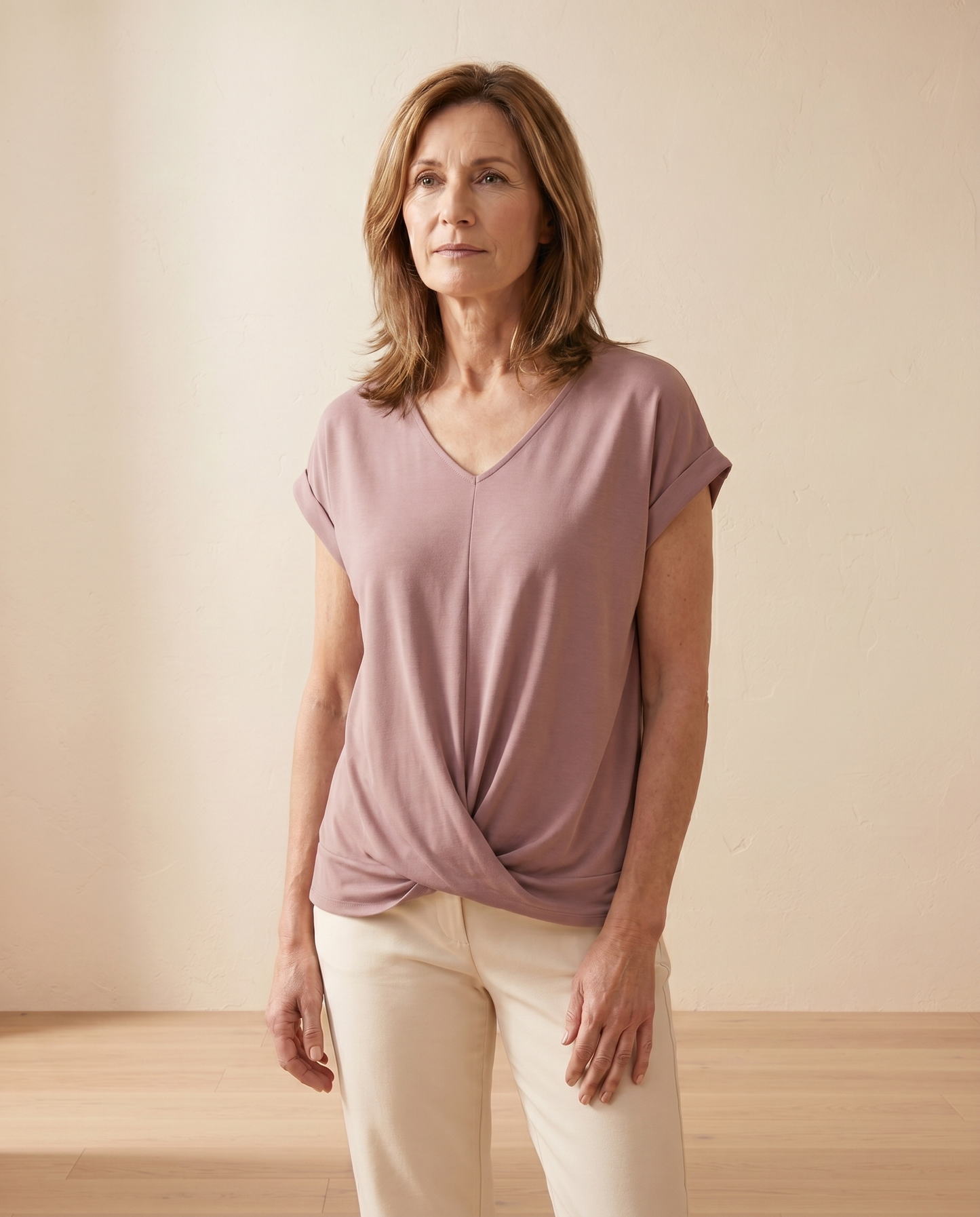 Cleo - Camiseta con escote corazón favorecedora